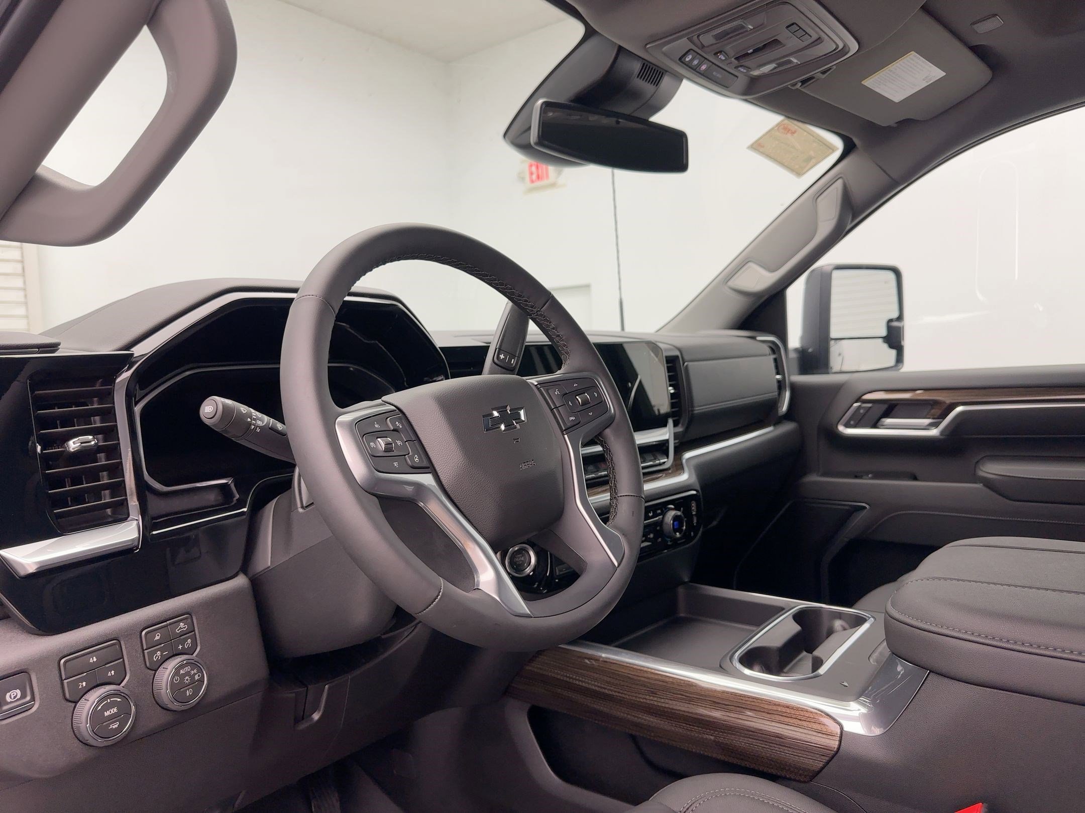 New 2026 Chevrolet Silverado 3500 LT w/ Trail Boss Package image 4