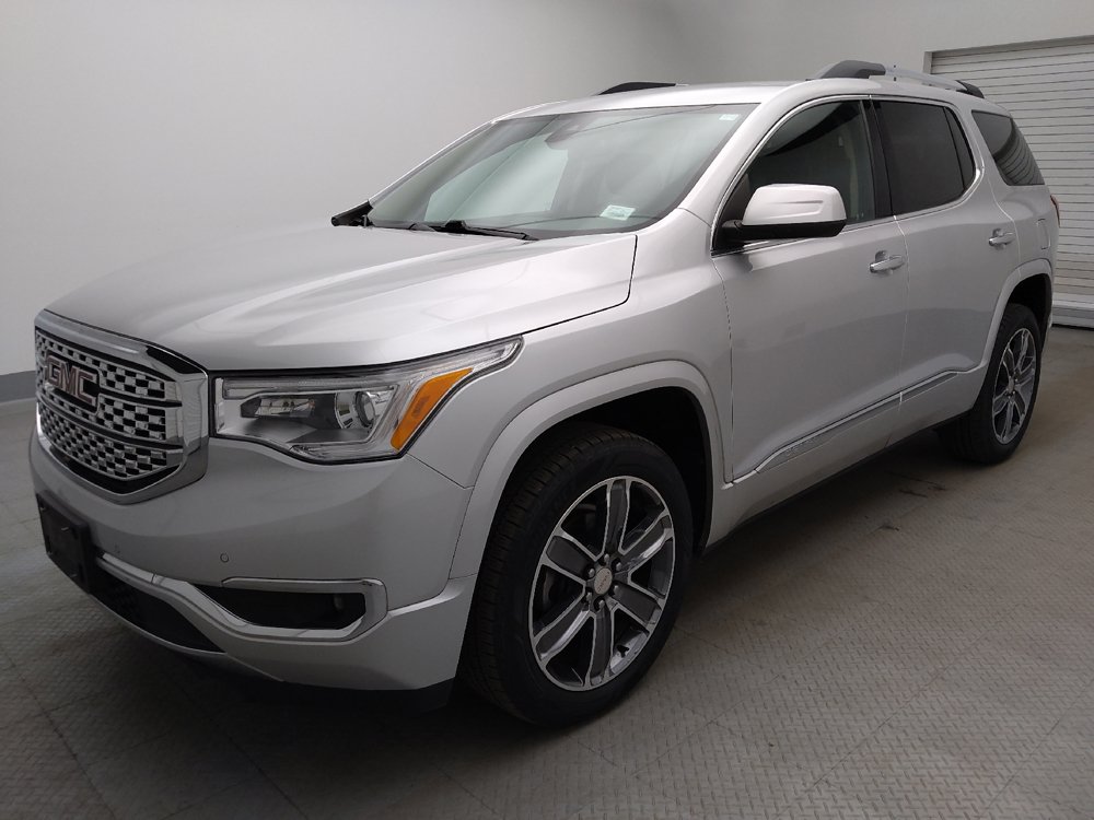 Used 2019 GMC Acadia Denali w/ Technology Package FWD image 2