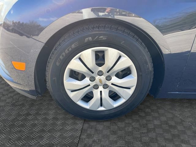 Used 2014 Chevrolet Cruze LS image 14