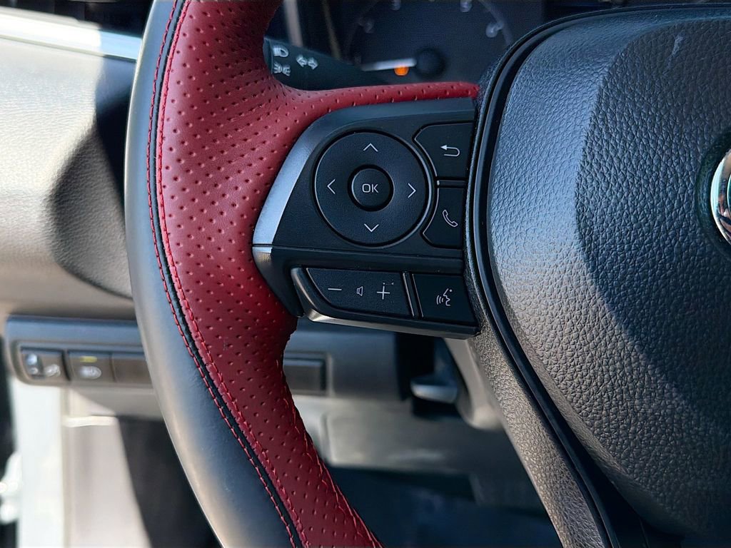 Used 2025 Toyota Corolla LE image 35