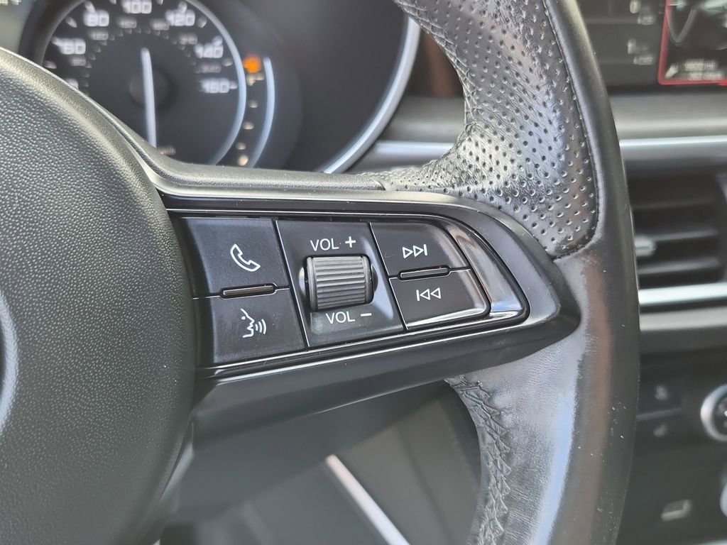 Used 2022 Alfa Romeo Stelvio Ti image 27