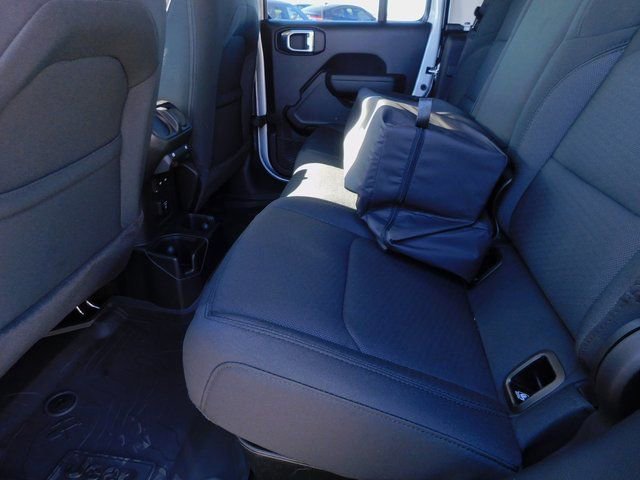 Used 2023 Jeep Gladiator Sport image 7