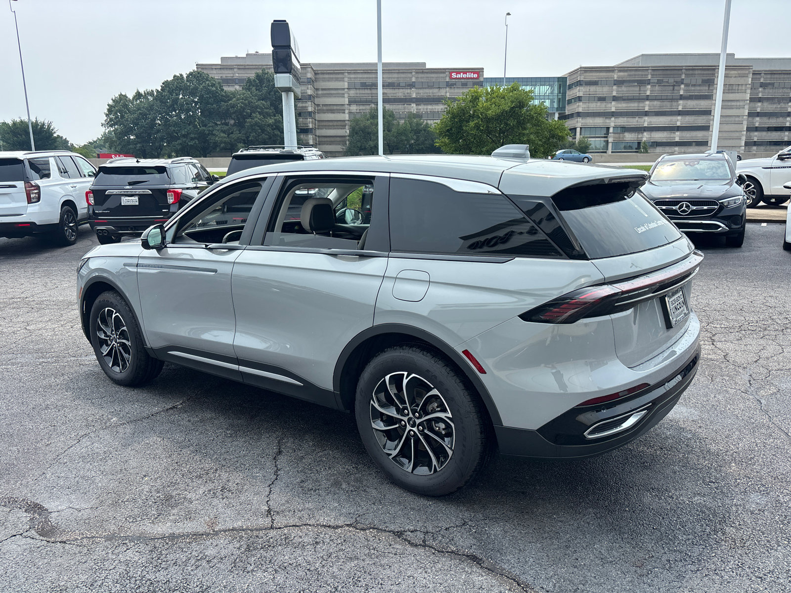 New 2026 Lincoln Nautilus Premier AWD/4WD image 5
