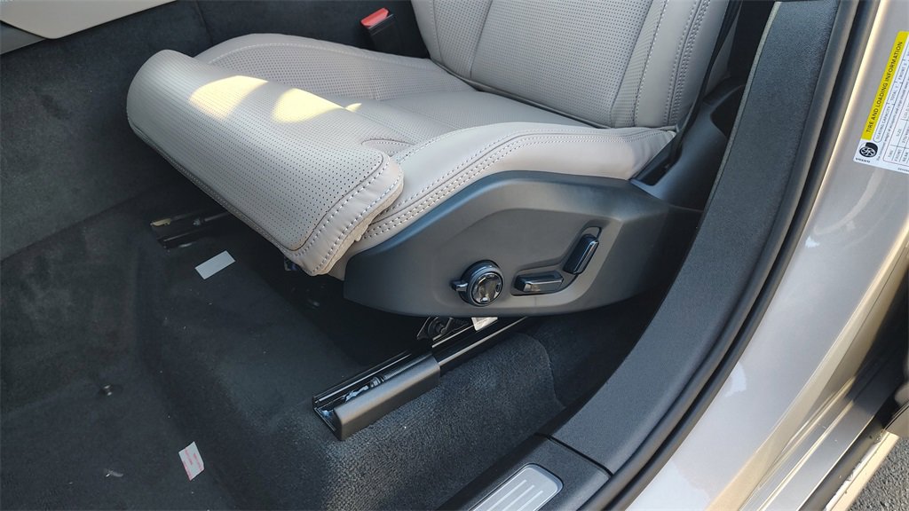 New 2026 Volvo XC90 B6 Ultra image 11