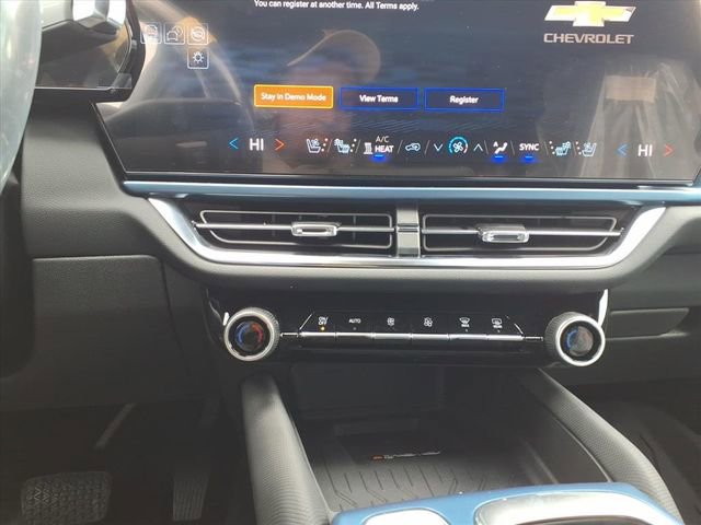 New 2026 Chevrolet Equinox EV LT image 17