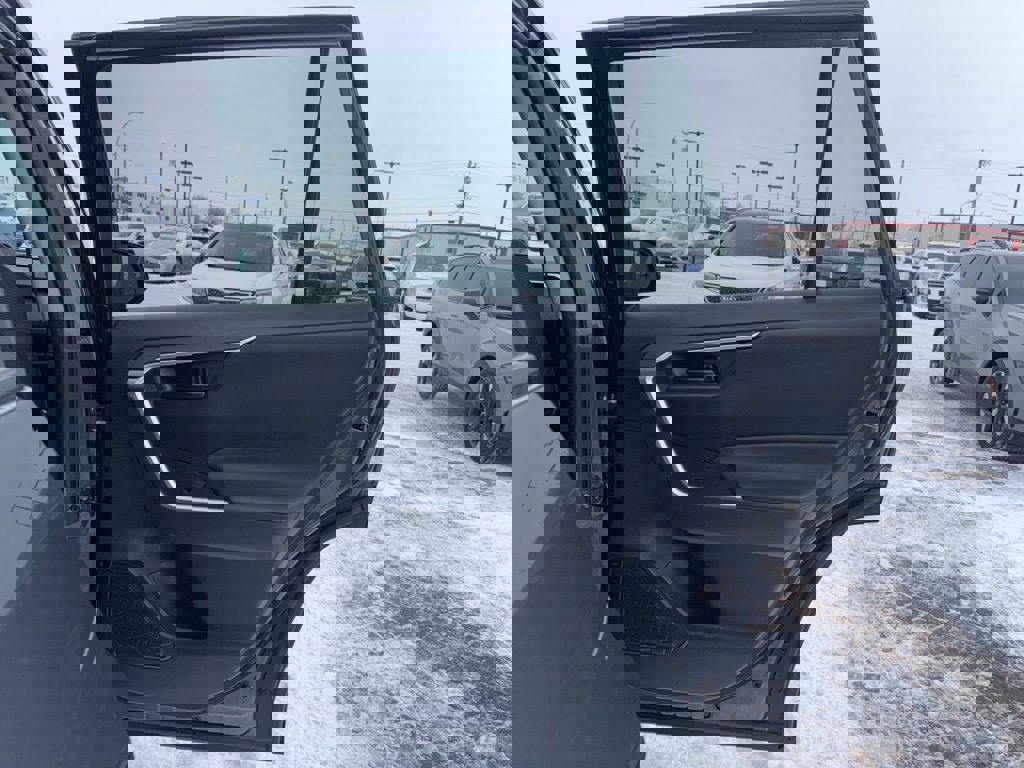 Used 2023 Toyota RAV4 LE image 40