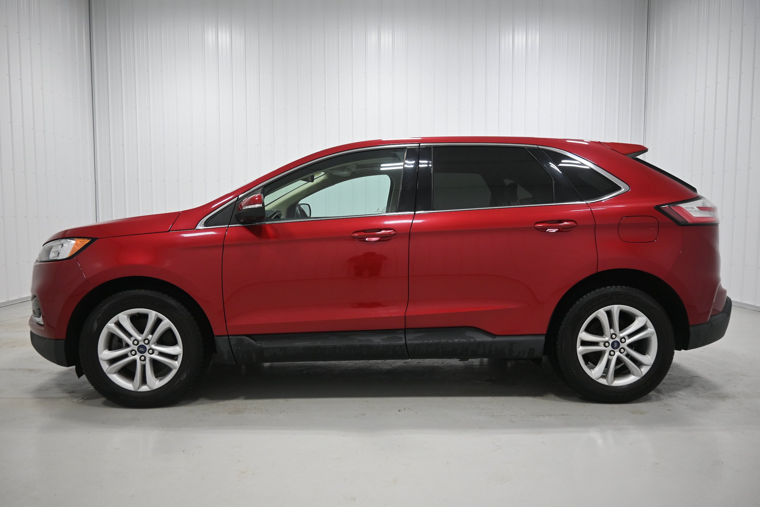 Used 2020 Ford Edge SEL w/ Cold Weather Package AWD/4WD image 26