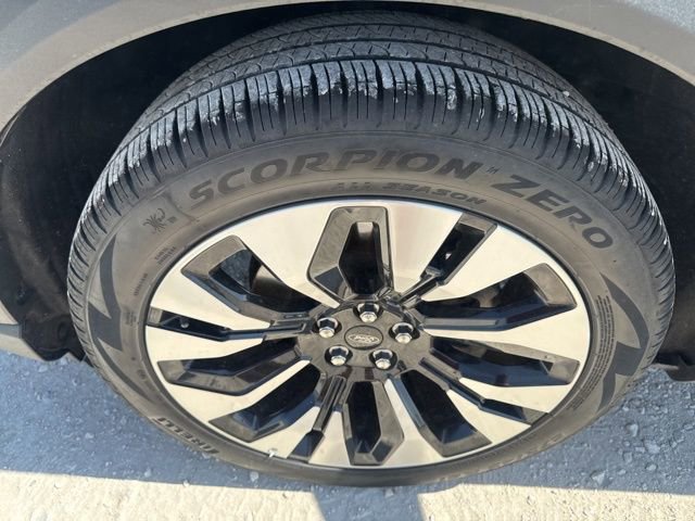 Used 2025 Ford Explorer Platinum w/ LUX Leather Package AWD/4WD image 34