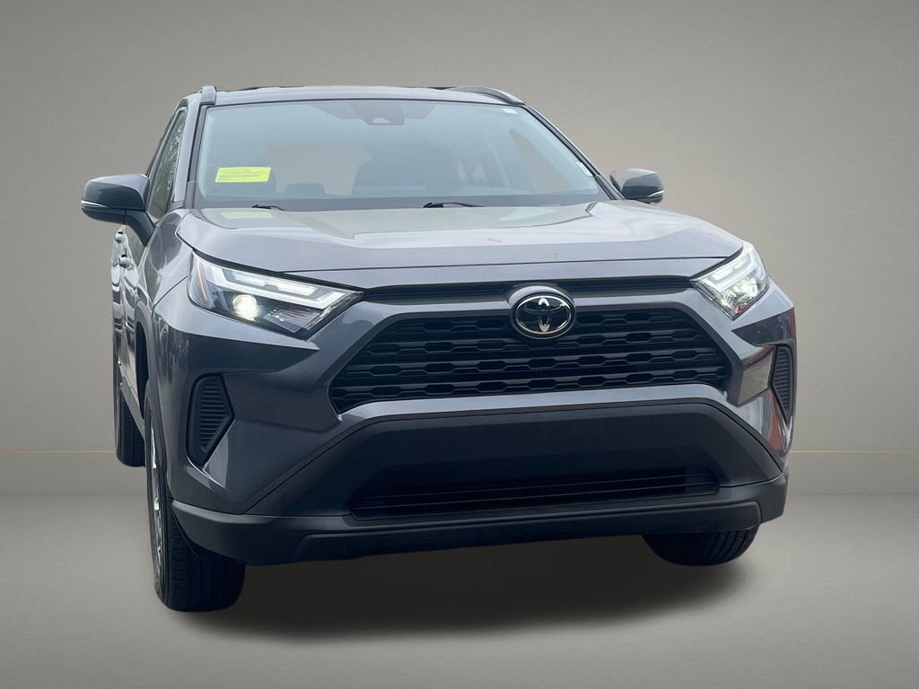Used 2025 Toyota RAV4 XLE AWD/4WD image 8