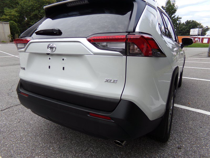 Used 2025 Toyota RAV4 XLE Premium w/ Weather Package FWD image 7