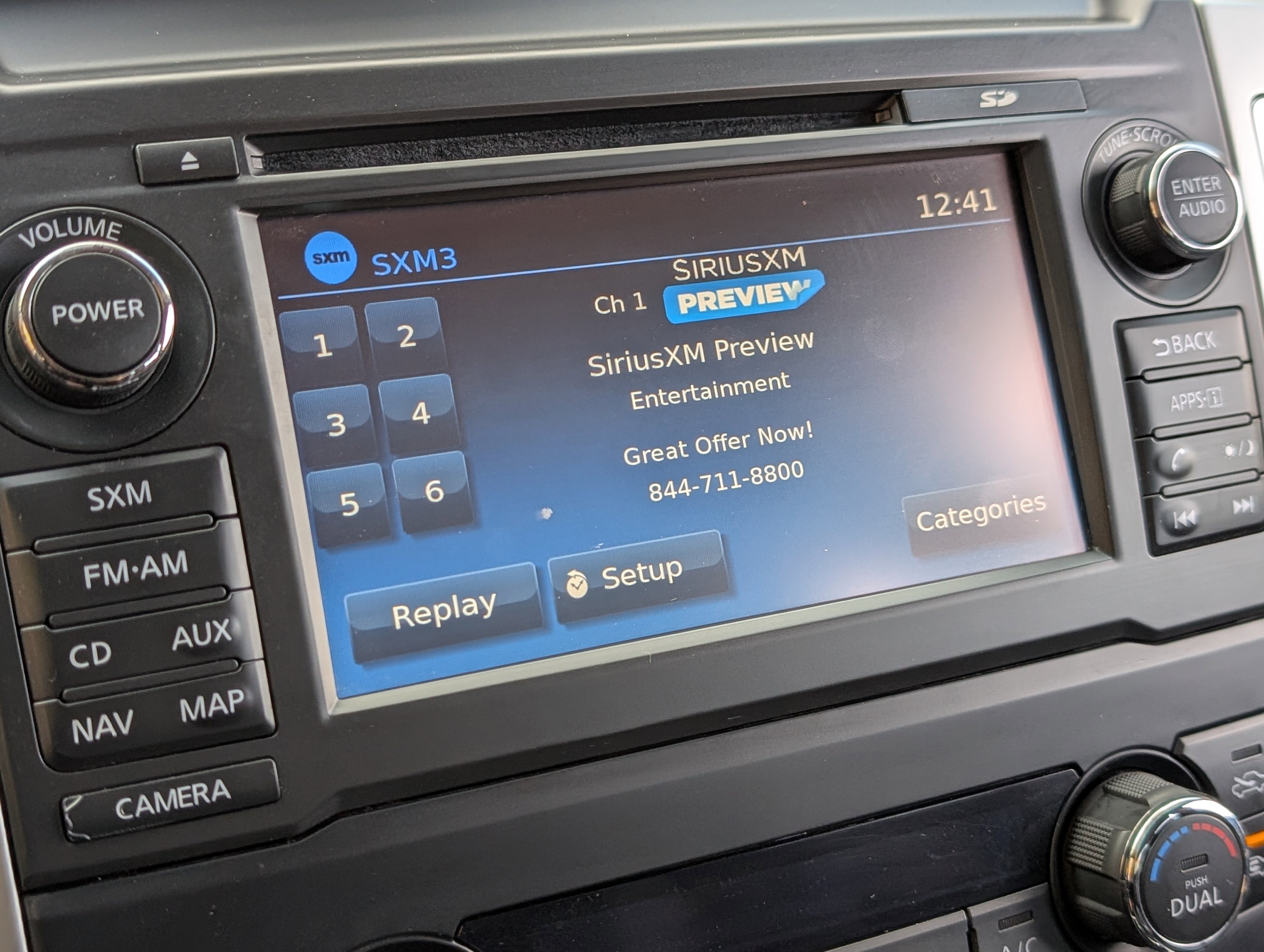 Used 2018 Nissan Titan SL image 28