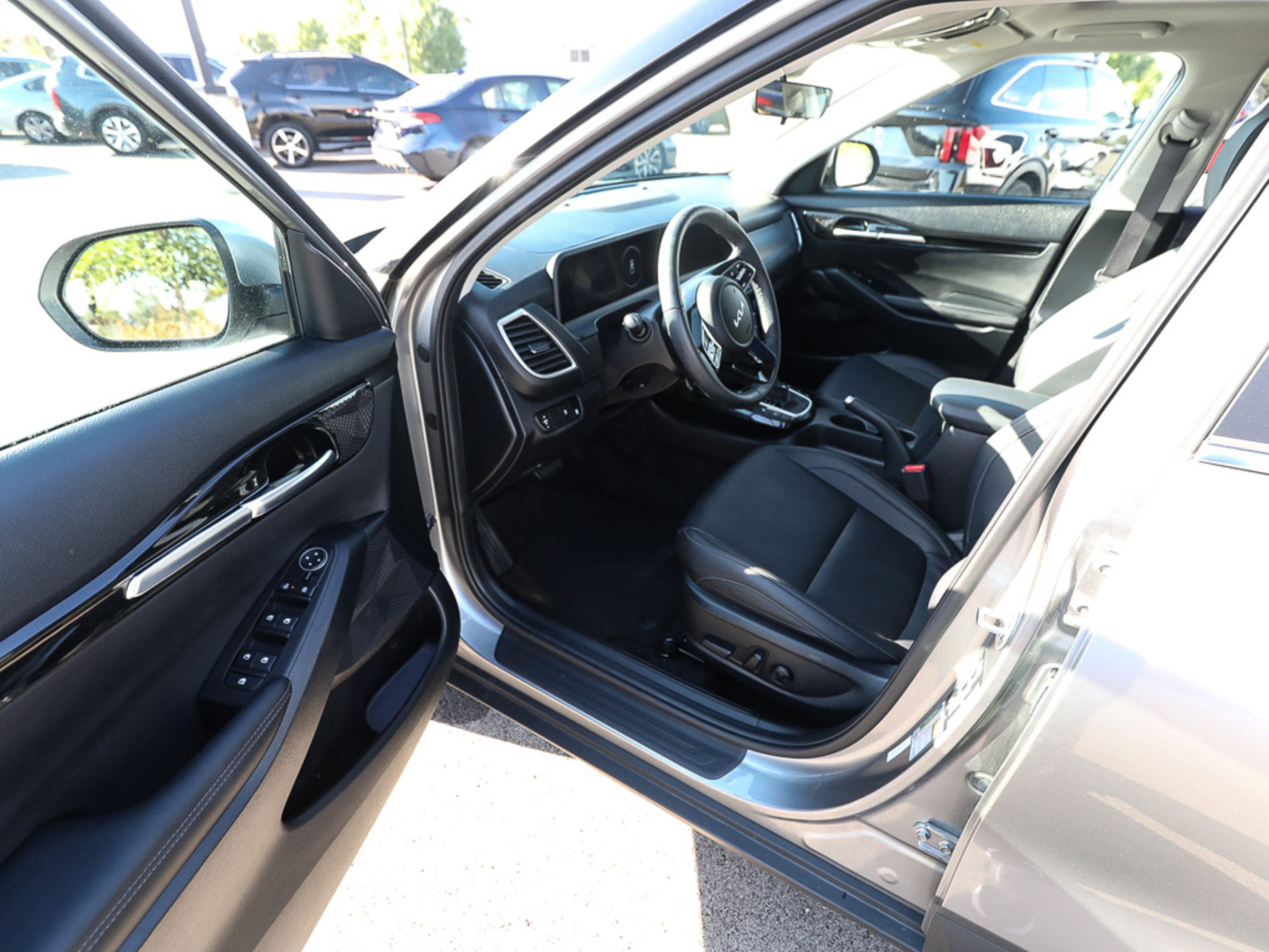 Certified 2026 Kia Seltos EX w/ EX Sunroof Package FWD image 11