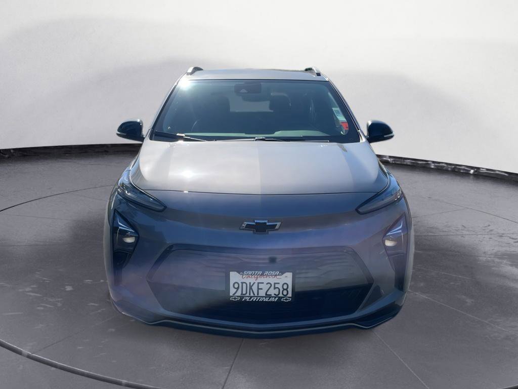 Used 2023 Chevrolet Bolt EUV LT w/ Convenience Package FWD image 2