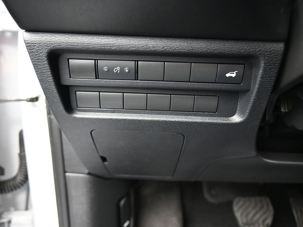 Used 2023 Mitsubishi Outlander SE image 37