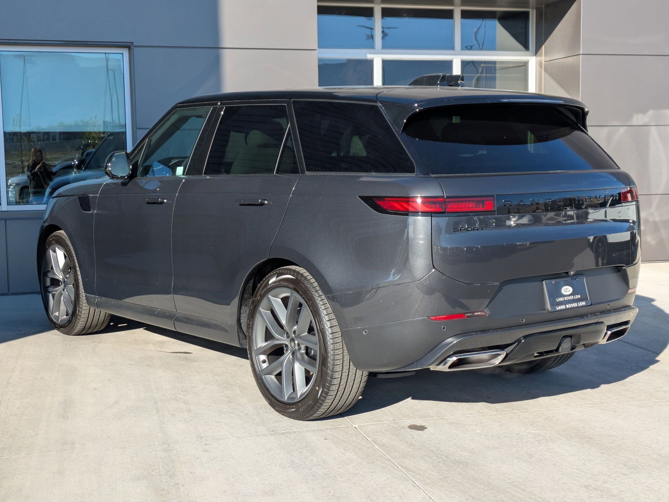 Used 2025 Land Rover Range Rover Sport SE image 10