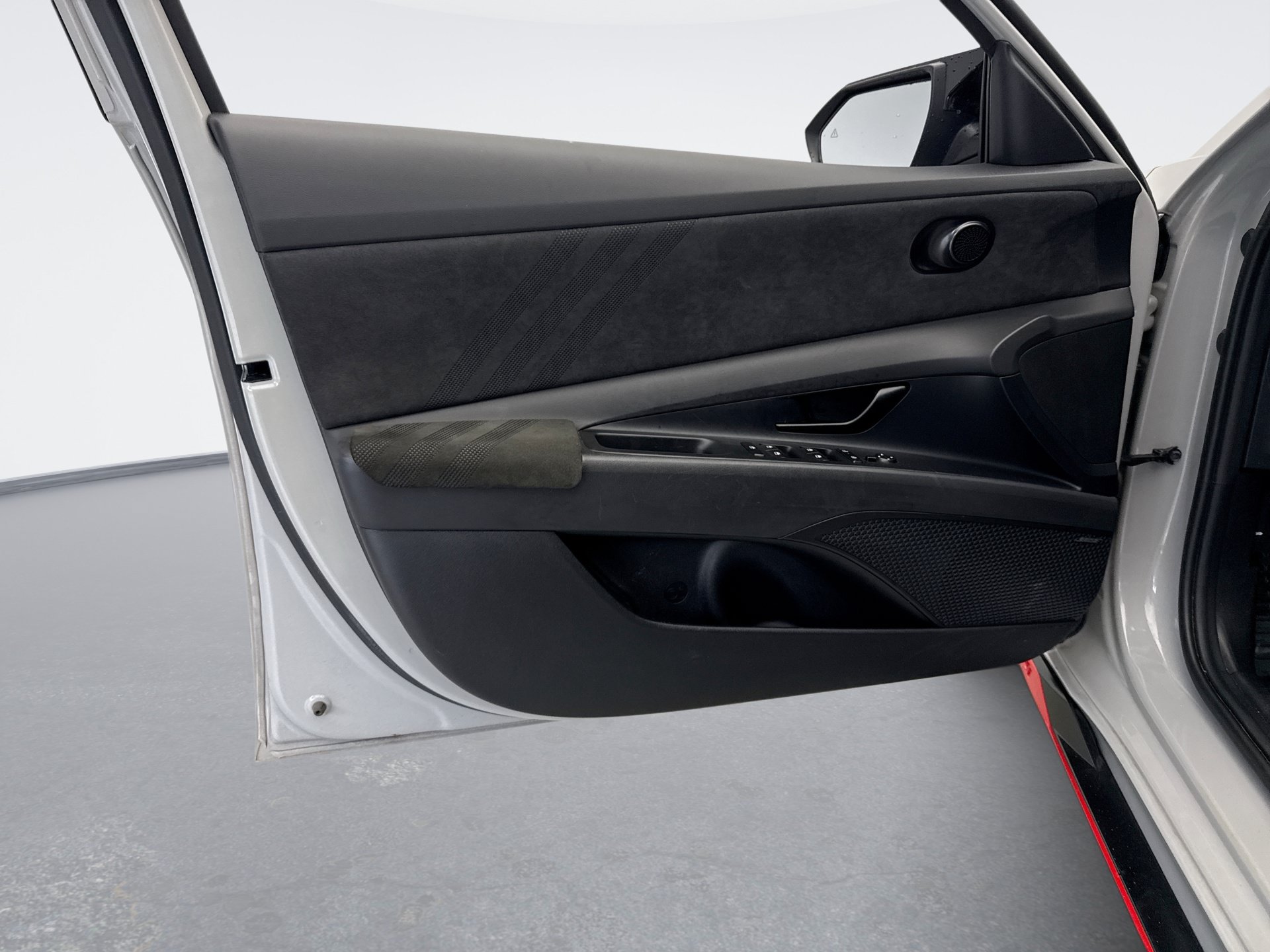 Used 2025 Hyundai Elantra N FWD image 9