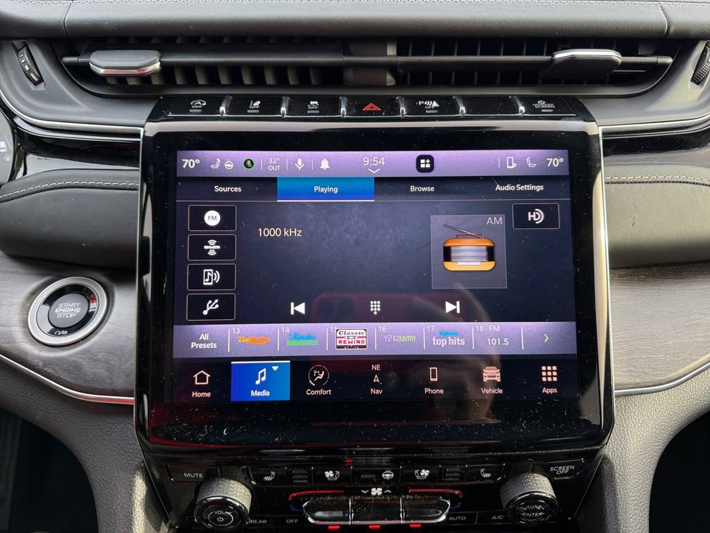 Used 2023 Jeep Grand Cherokee L Limited w/ Luxury Tech Group II image 21