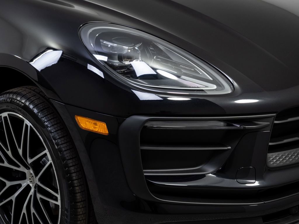 New 2026 Porsche Macan image 38