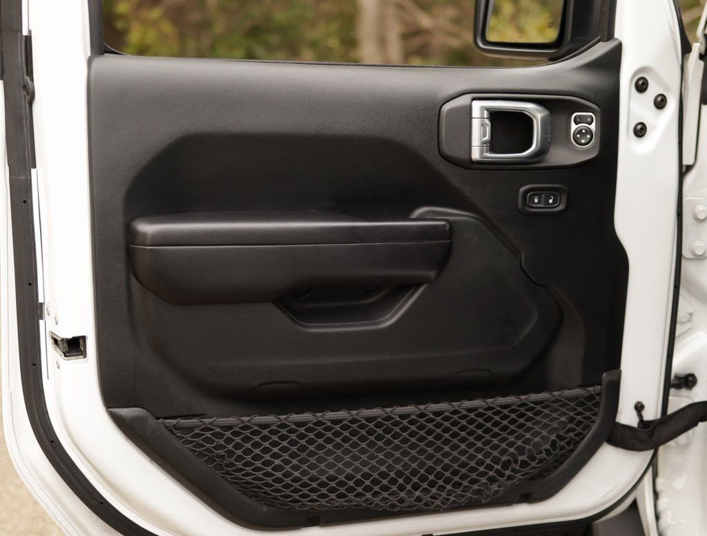 Used 2021 Jeep Wrangler Unlimited Rubicon w/ Cold Weather Group image 25