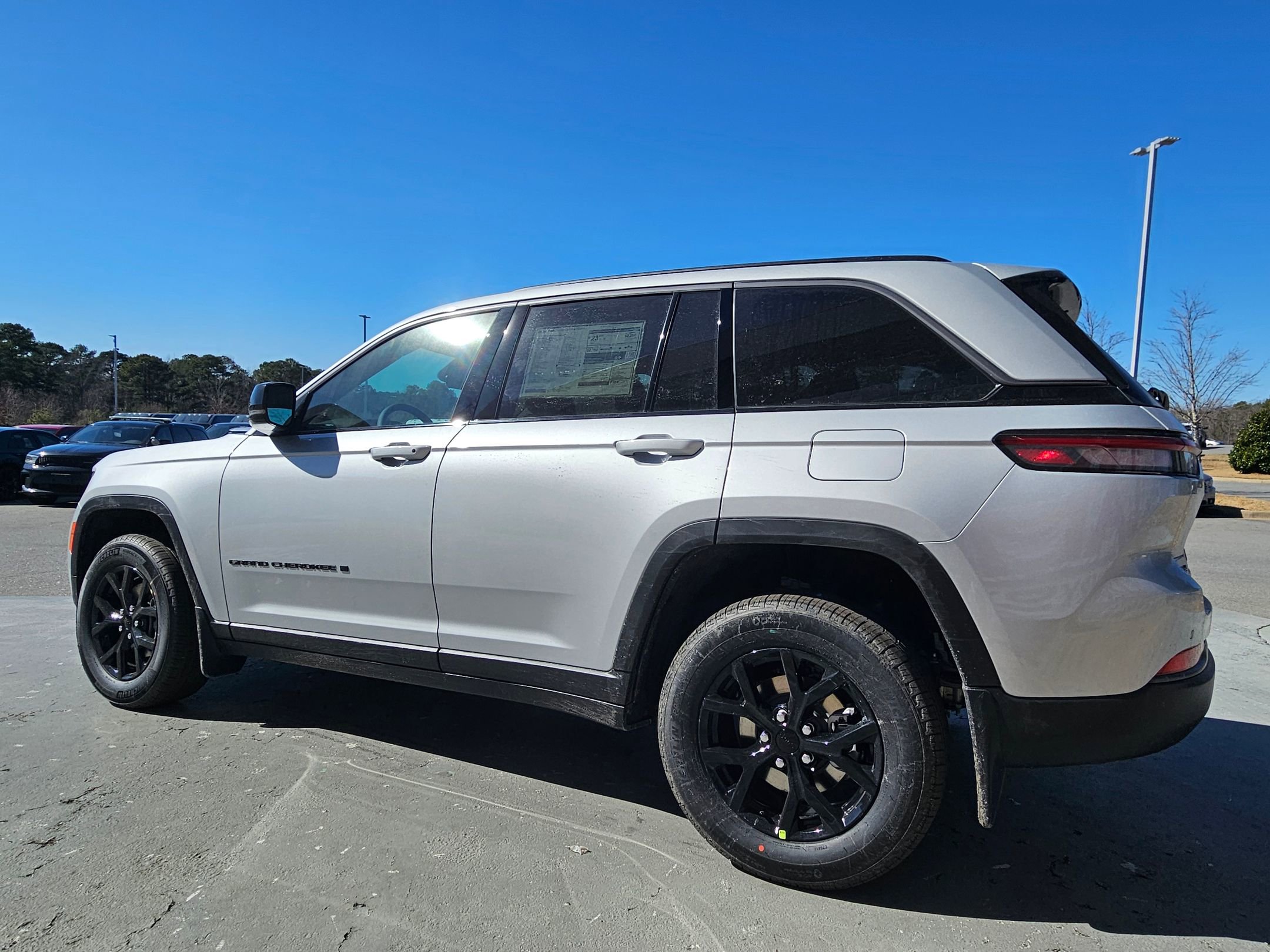 New 2026 Jeep Grand Cherokee Altitude image 5