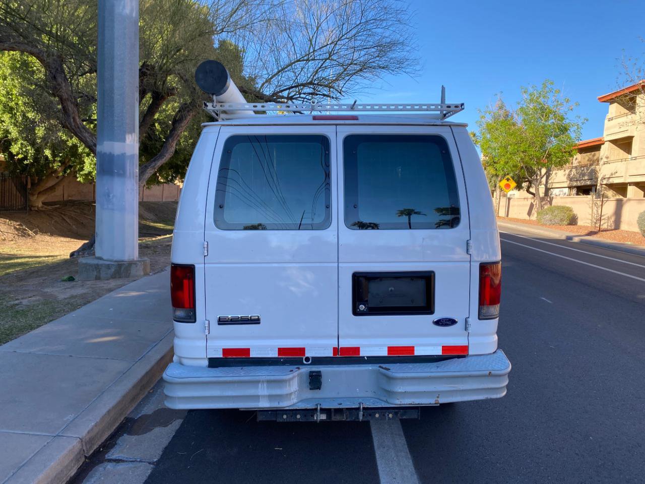 Used 2010 Ford E-250 and Econoline 250 image 3