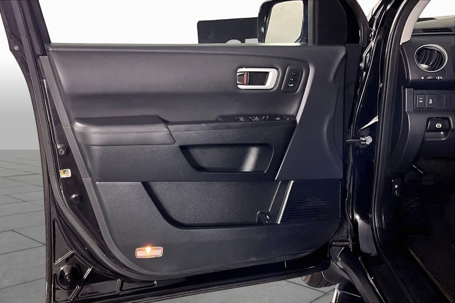 Used 2015 Honda Pilot Touring image 20