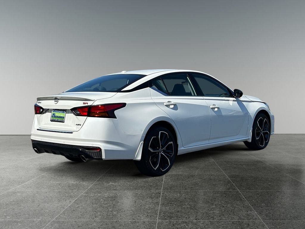 Used 2023 Nissan Altima 2.5 SR w/ SR Premium Package AWD/4WD image 9