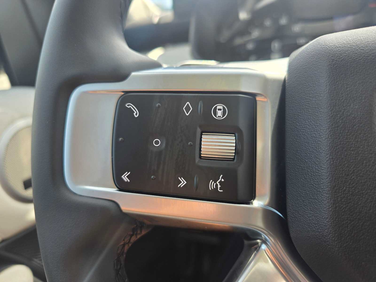 New 2026 Land Rover Discovery S AWD/4WD image 35