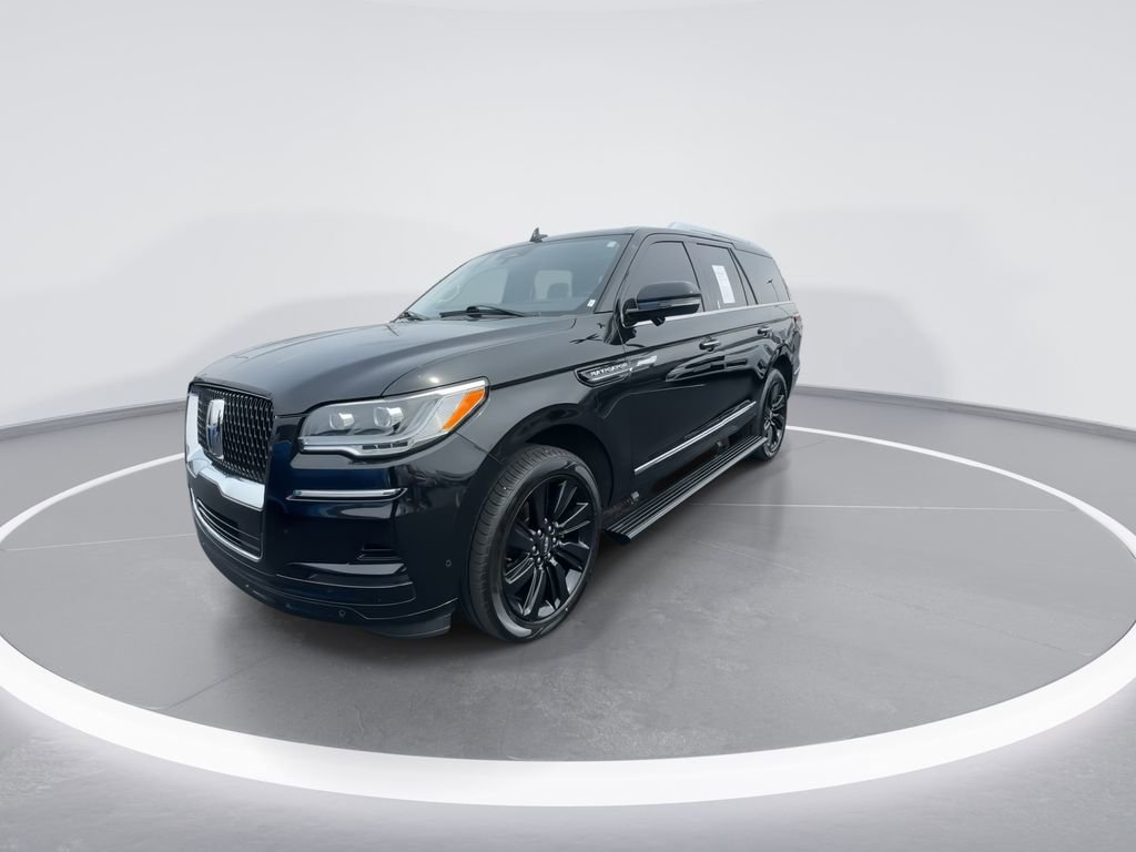 Used 2022 Lincoln Navigator Reserve image 4