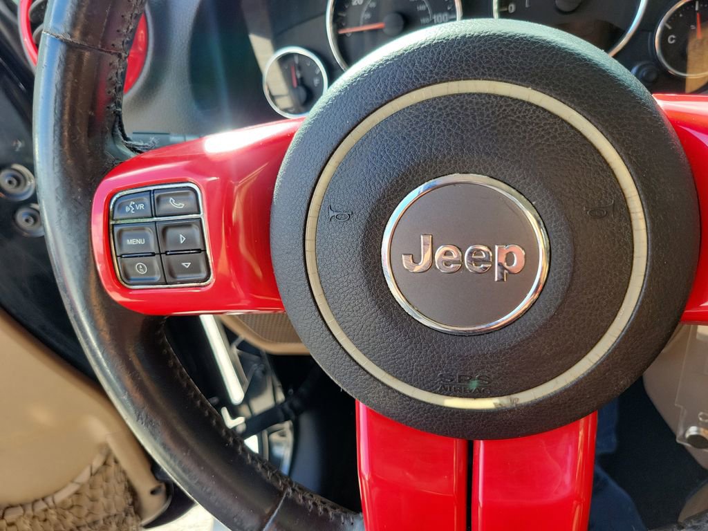 Used 2013 Jeep Wrangler Sahara w/ Connectivity Group AWD/4WD image 18