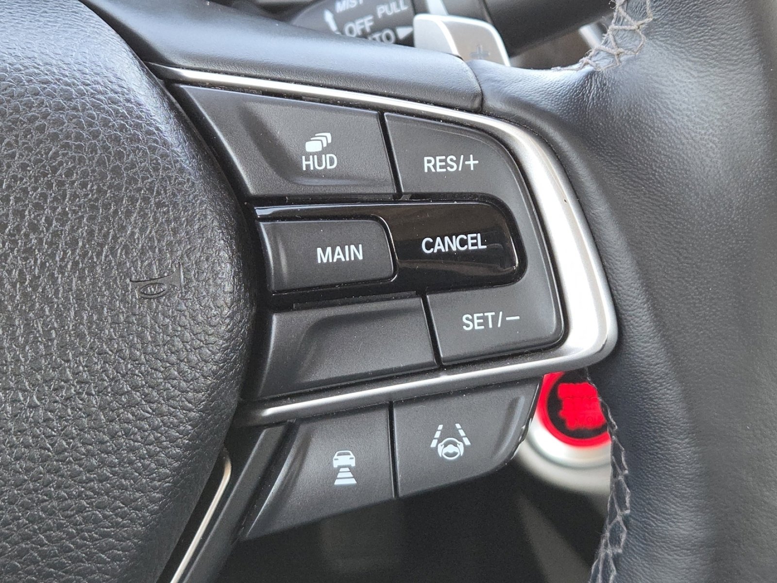 Used 2018 Honda Accord Touring image 10