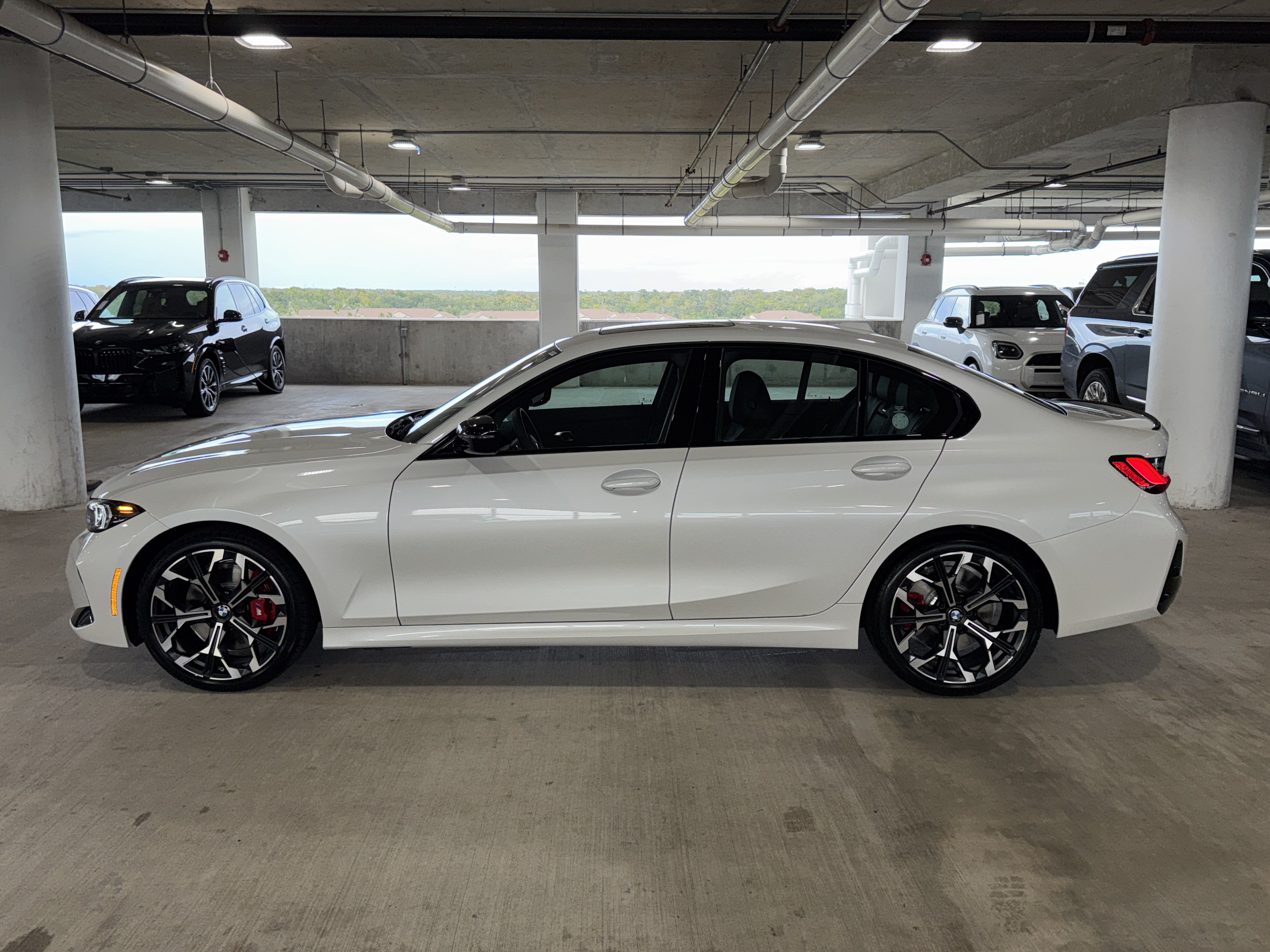 New 2026 BMW 330i Sedan w/ M Sport Package RWD image 4