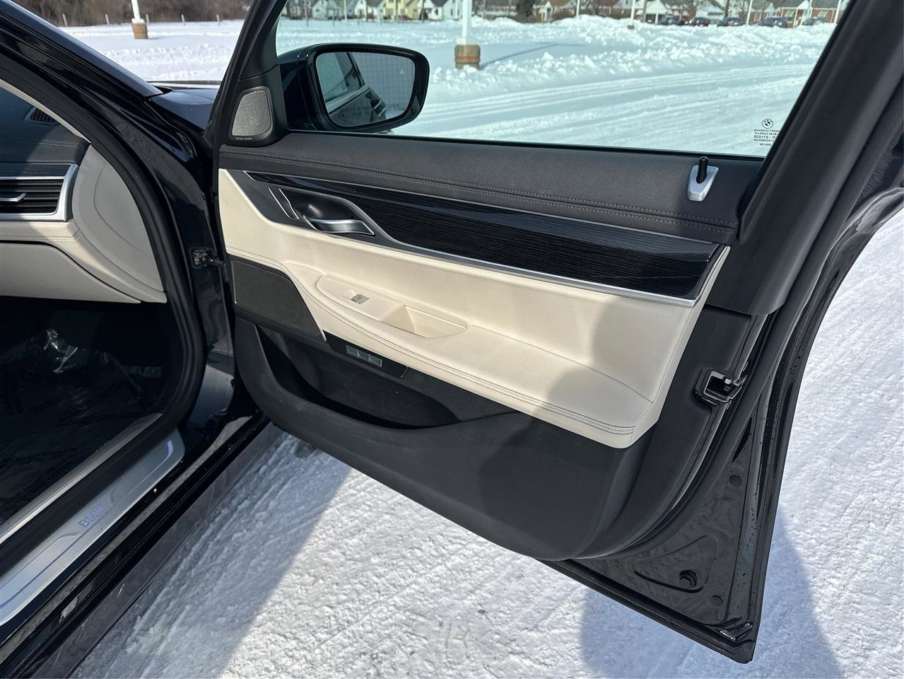 Used 2018 BMW 740i xDrive image 23