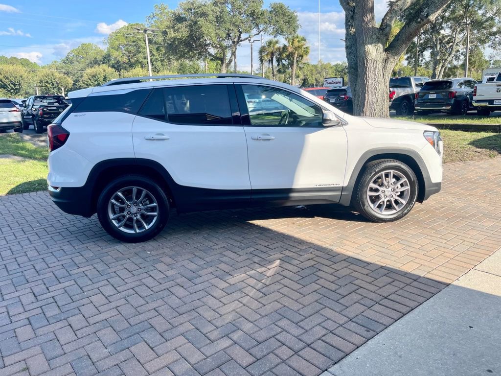 Used 2023 GMC Terrain SLT image 7