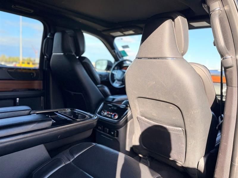 Used 2018 Lincoln Navigator Reserve w/ Technology Package image 11