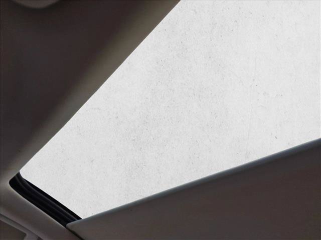 Used 2019 Ford Edge Titanium FWD image 14