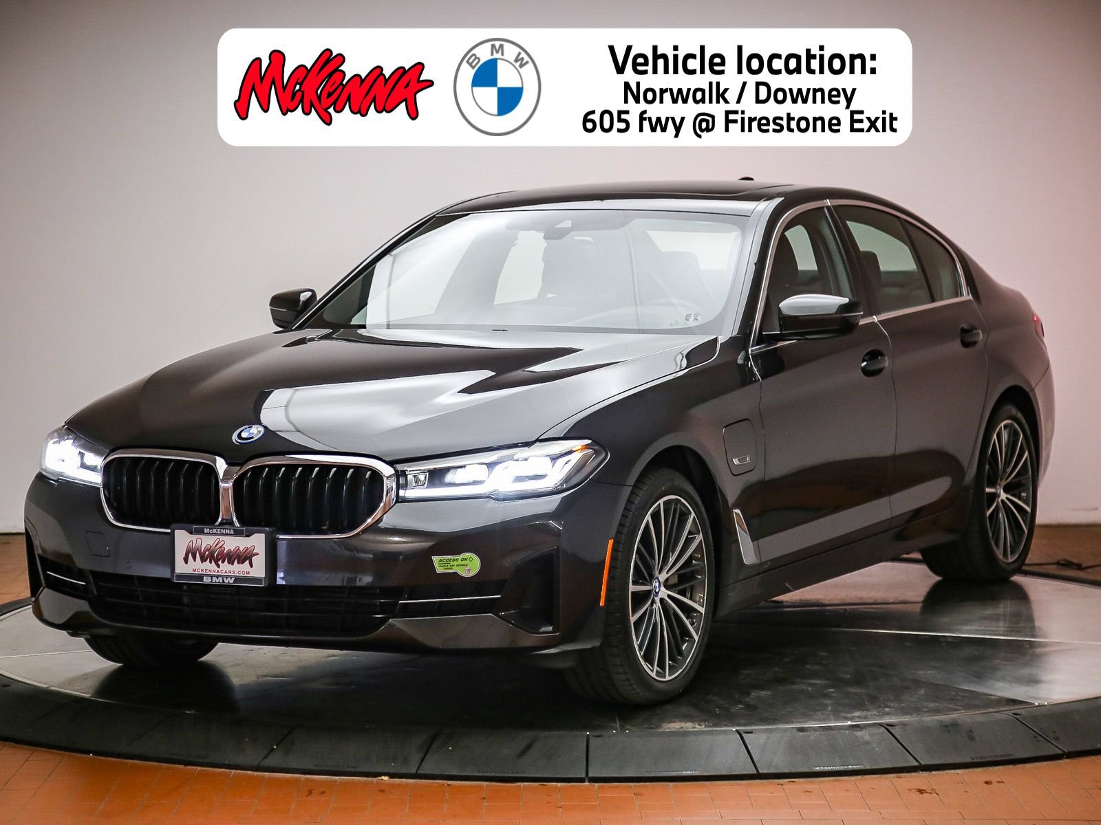 Certified 2023 BMW 530e w/ Premium Package RWD image 1
