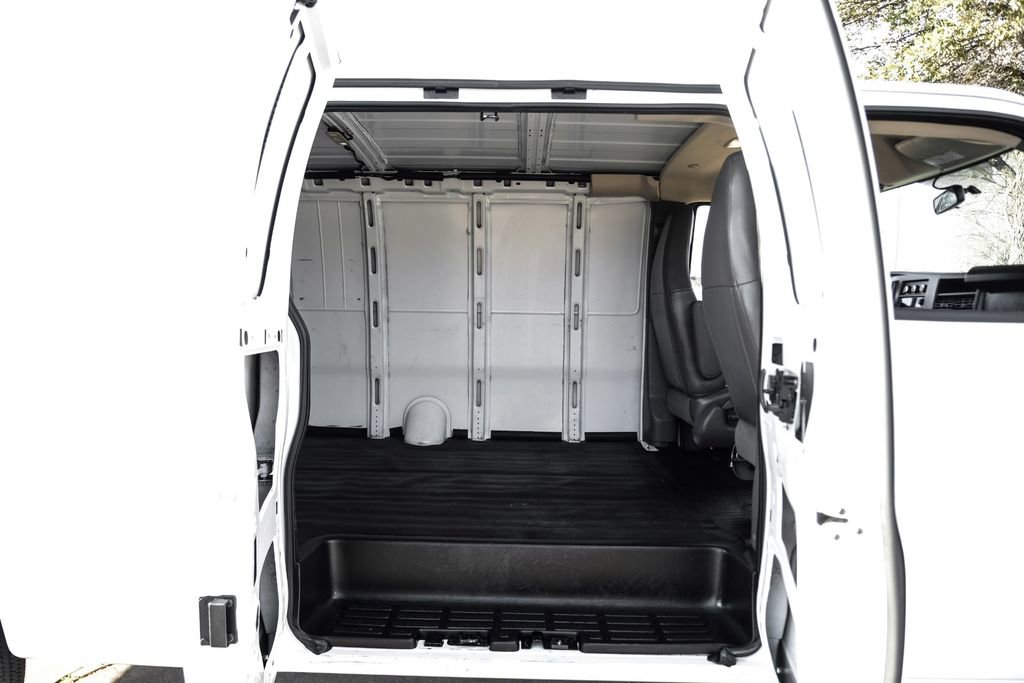 Used 2022 Chevrolet Express 2500 Extended w/ Driver Convenience Package image 32