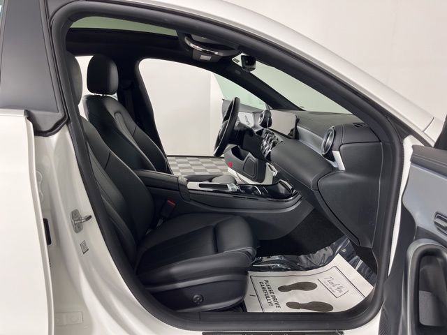 Used 2025 Mercedes-Benz CLA 250 image 37