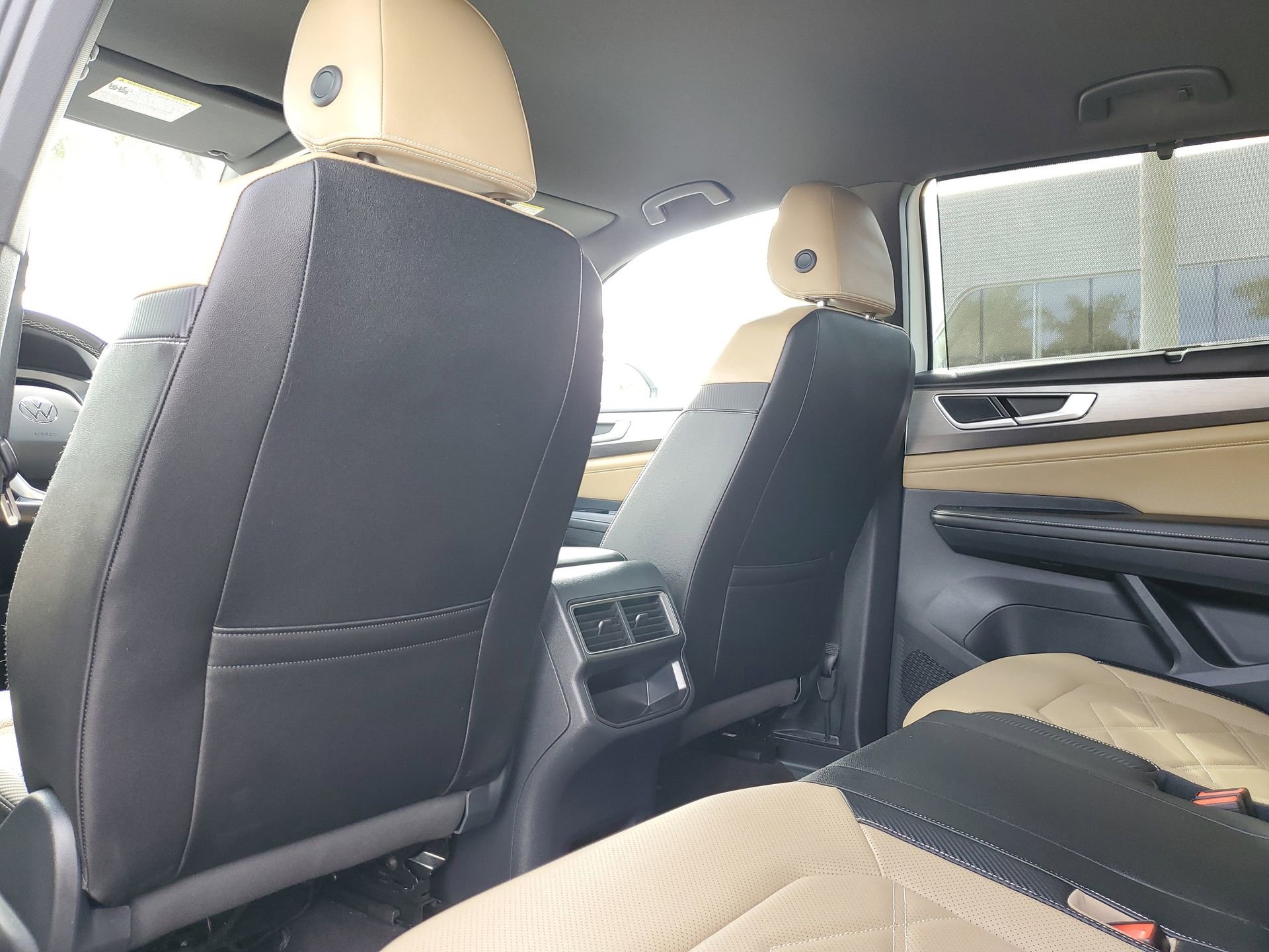 Used 2025 Volkswagen Atlas Cross Sport SE w/ Black Wheel Package image 12