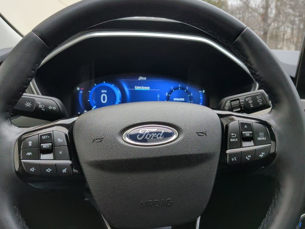 Certified 2022 Ford Escape Titanium w/ Class II Trailer Tow Package image 15