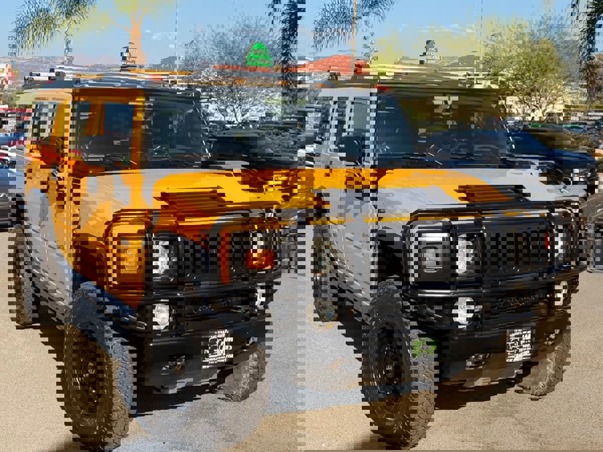 Used 2005 HUMMER H2 image 2