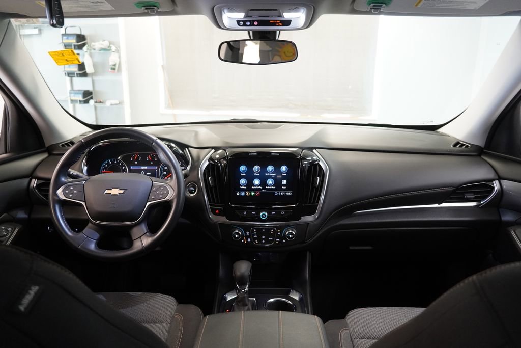 Used 2021 Chevrolet Traverse LT image 19