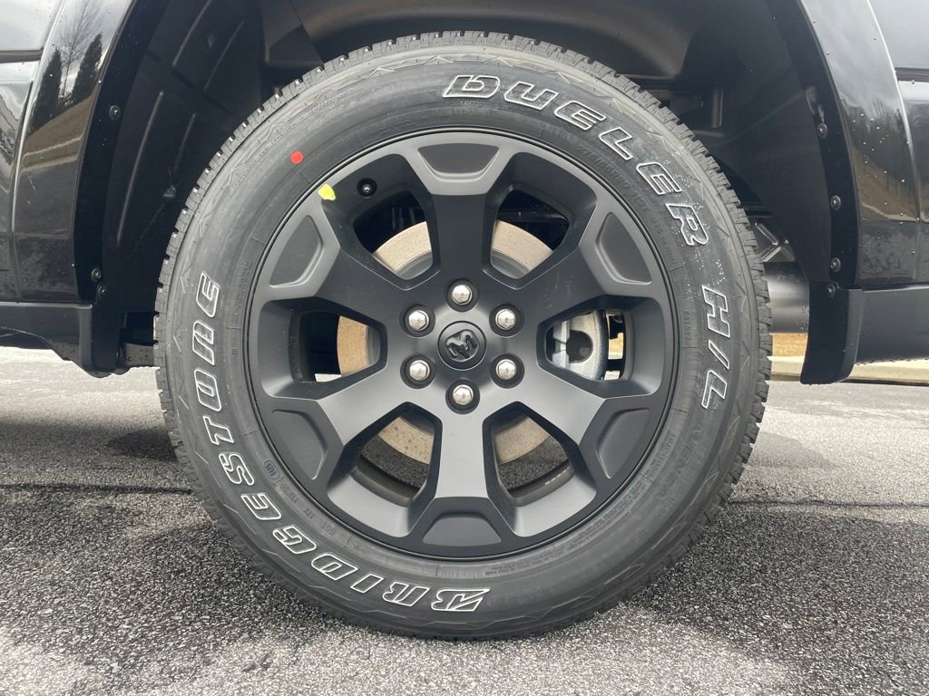New 2026 RAM 1500 4x4 Crew Cab image 9