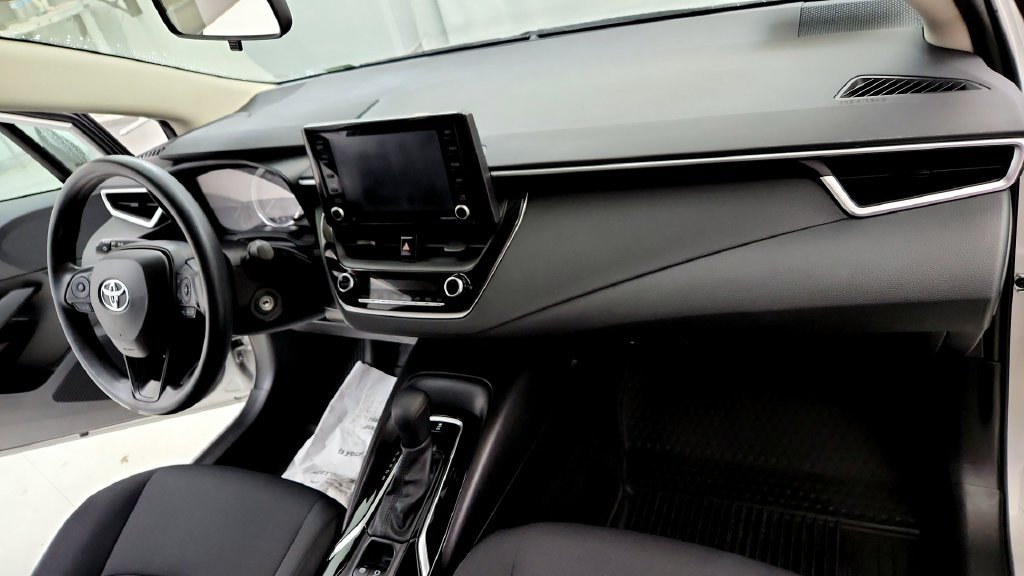 Used 2022 Toyota Corolla LE FWD image 16