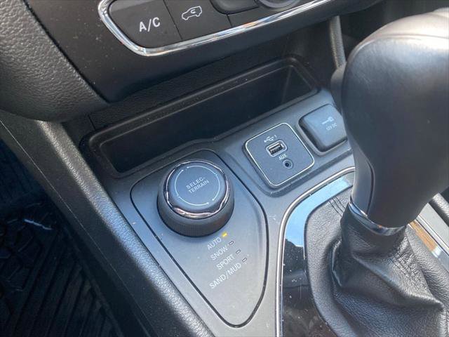 Certified 2023 Jeep Cherokee Altitude Lux AWD/4WD image 25