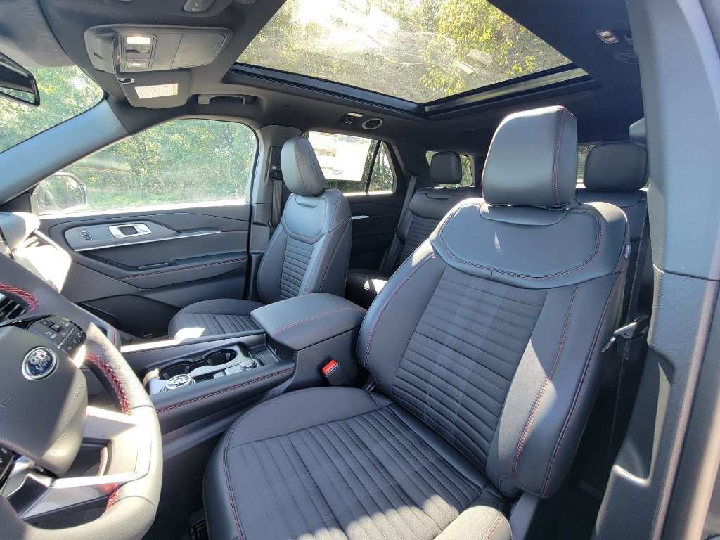 New 2026 Ford Explorer ST-Line w/ ST-Line Street Pack image 18