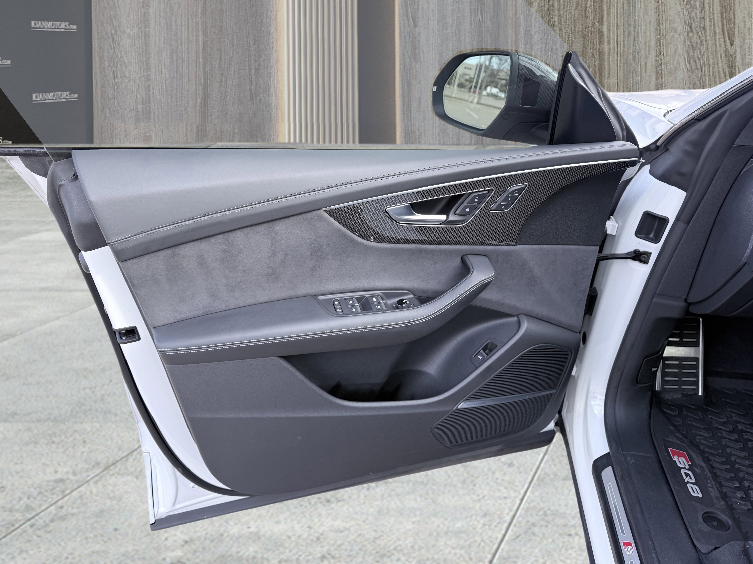 Used 2023 Audi SQ8 Prestige image 59