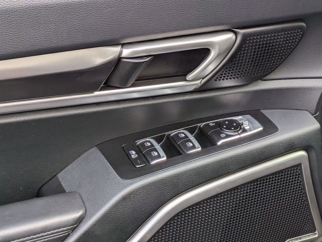 Used 2025 Kia Telluride S image 13