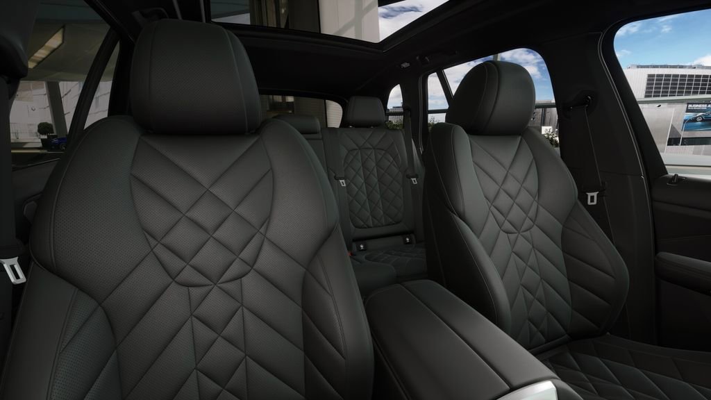 Used 2026 BMW X5 xDrive40i w/ M Sport Package image 36